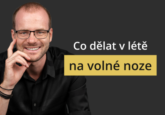 Smiling man wearing glasses beside a Czech headline about summer freelancing on a dark background.